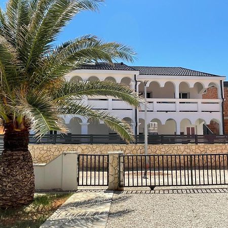 Apartmenthouse Ines Vir Dış mekan fotoğraf