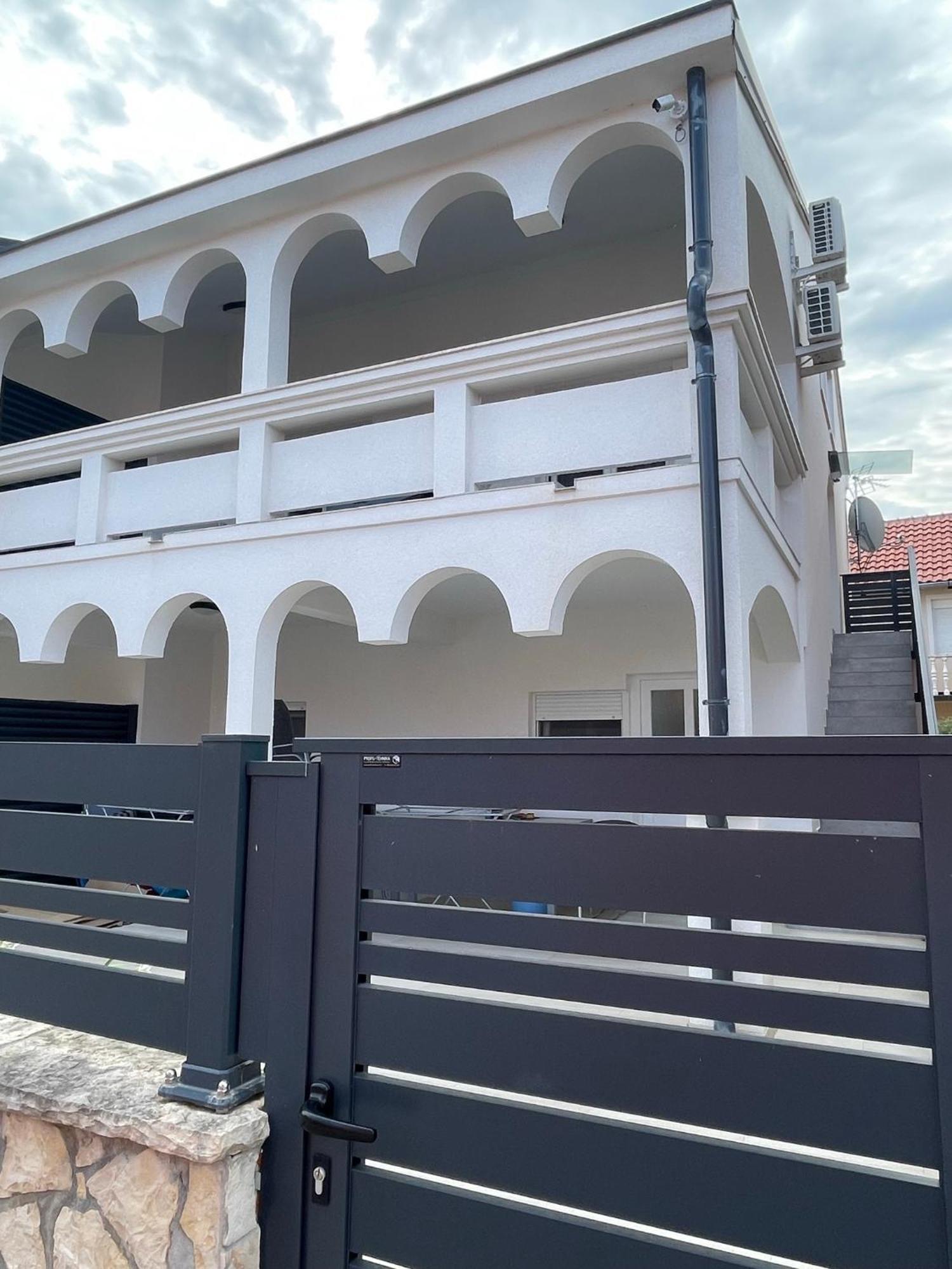 Apartmenthouse Ines Vir Dış mekan fotoğraf