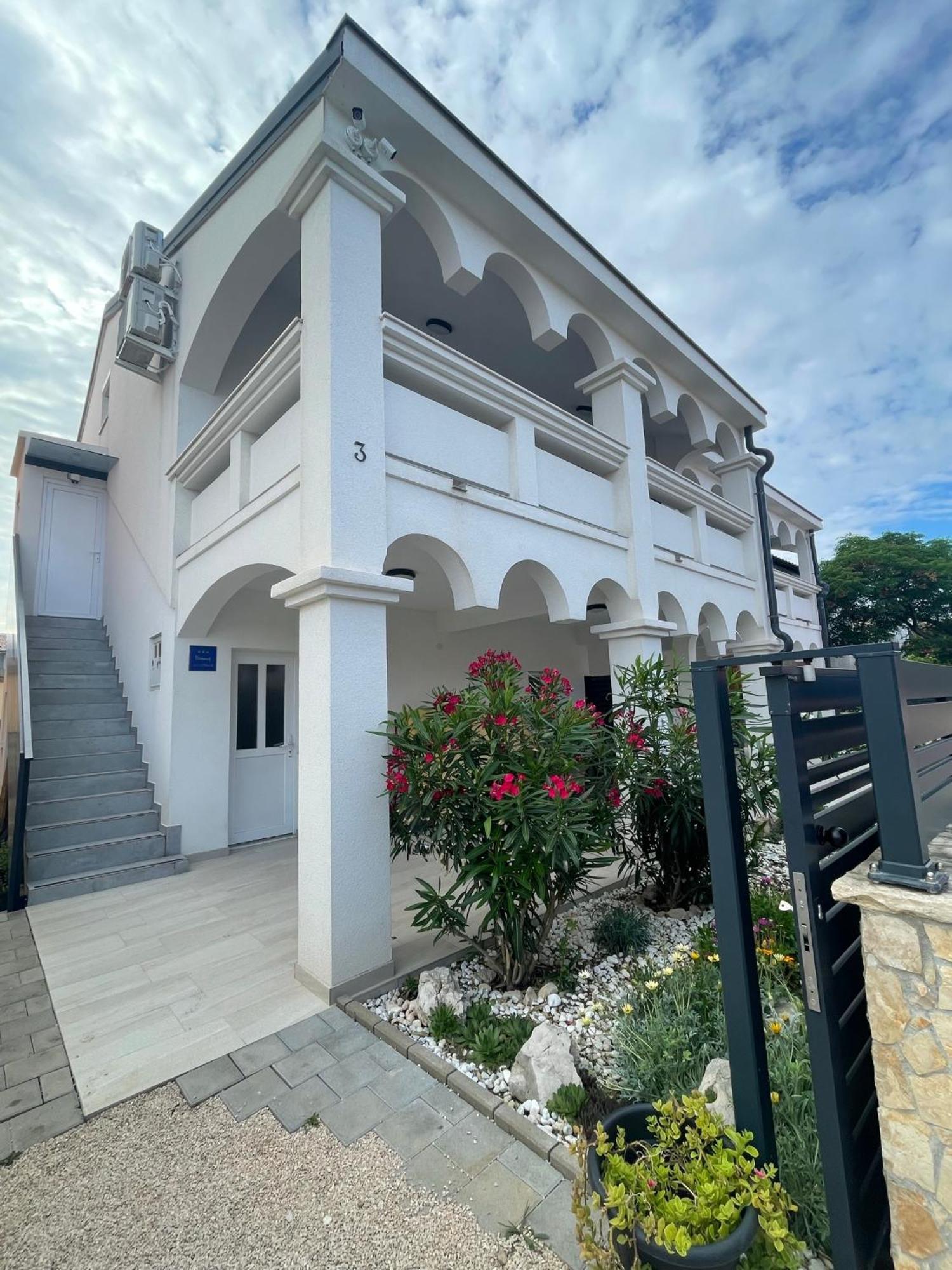 Apartmenthouse Ines Vir Dış mekan fotoğraf