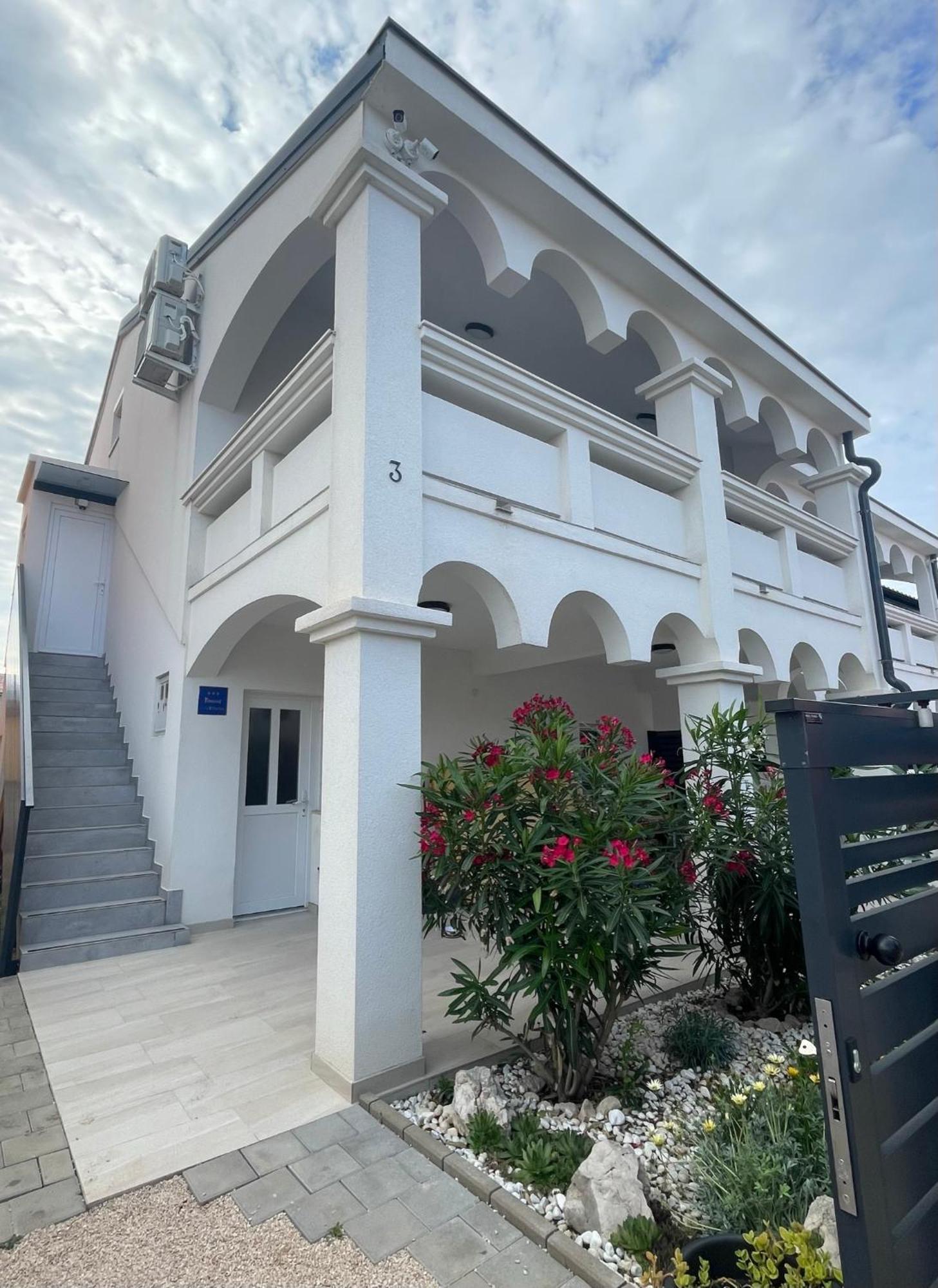 Apartmenthouse Ines Vir Dış mekan fotoğraf