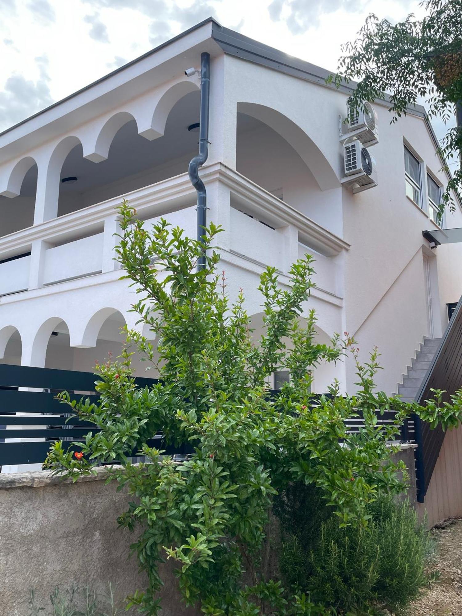 Apartmenthouse Ines Vir Dış mekan fotoğraf